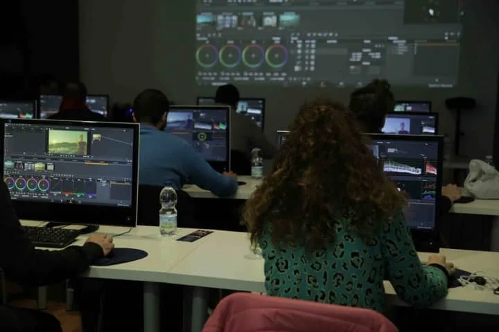 Estudio vídeo / foto (básico) - Imagen 18
